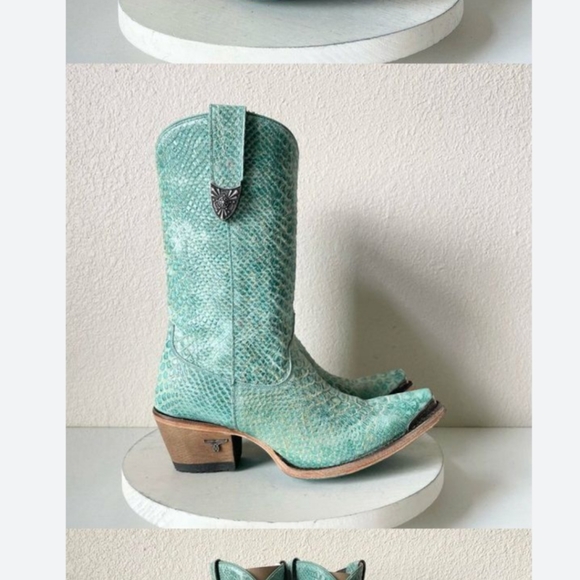 Beautiful Turquoise Lane Boots - Picture 2 of 2